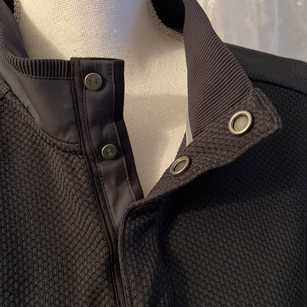 UNDER ARMOUR Pullover - Picture 8 of 9